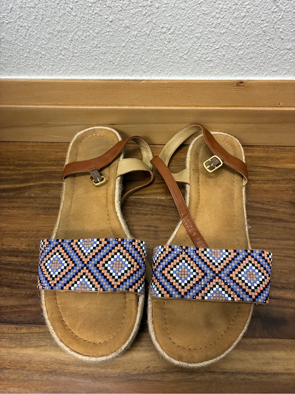 Kohl's Tan and Blue Beaded Strap Women's Sandals